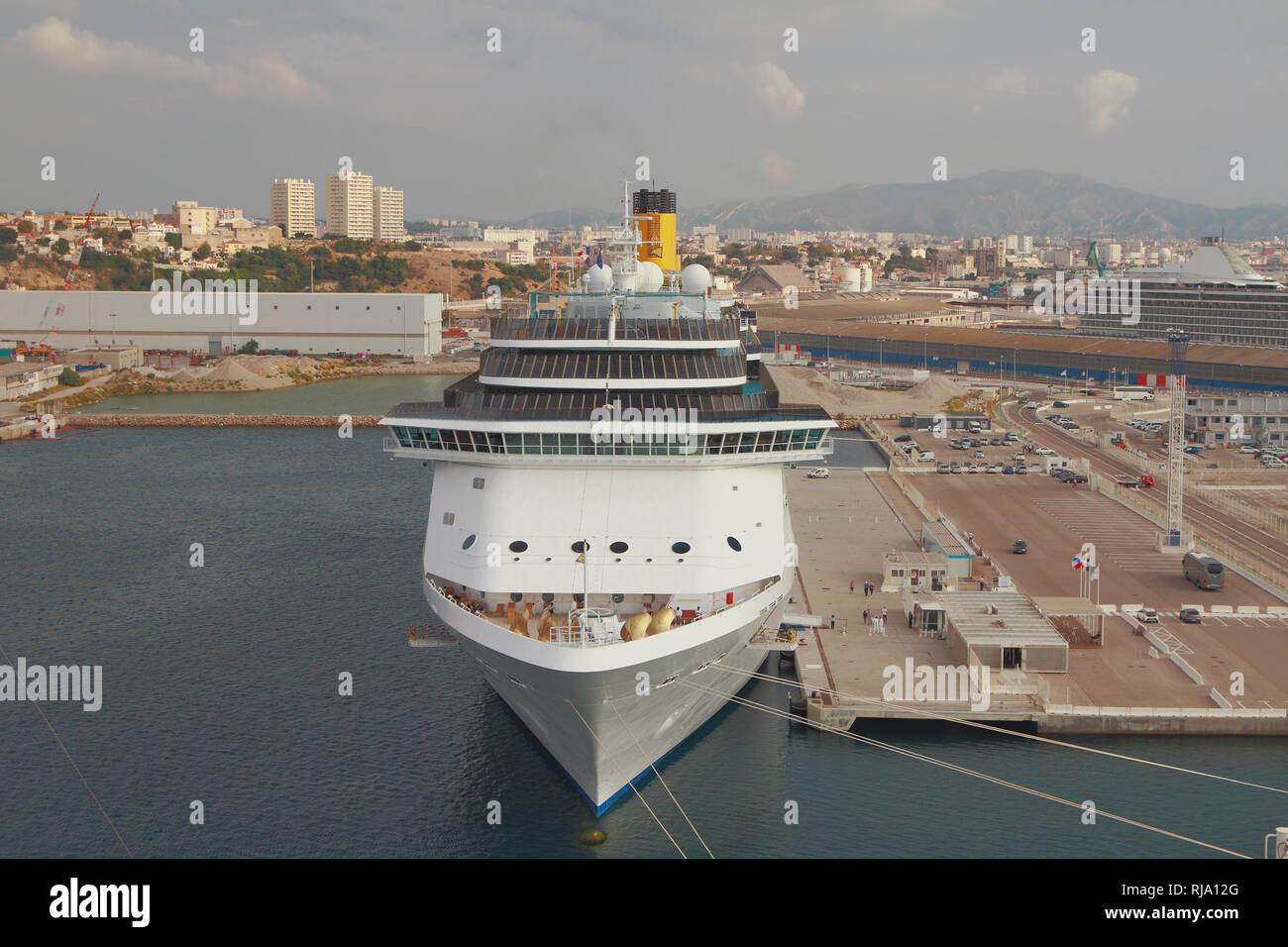 Nave da crociera ormeggiata in porto. Marseille, Francia Foto Stock