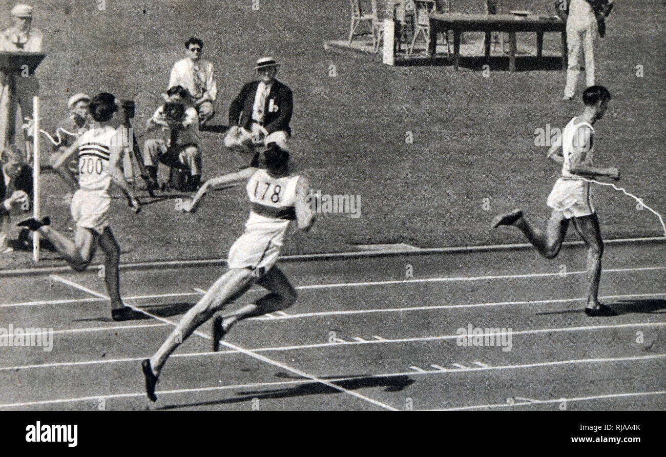 Fotografia di Erwin Wegner (1909 - 1945) arrivando terzo nei 110 metri ostacoli calore durante il 1932 giochi olimpici. Egli non è riuscito a finire durante le semifinali. Foto Stock