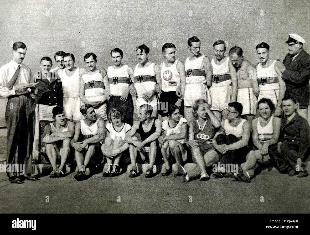 Fotografia della squadra olimpica tedesca con Franz Miller (a destra) & Josed Waitzer (sinistra) al 1932 giochi olimpici in America. Foto Stock