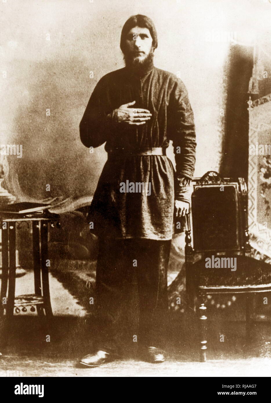 Grigori Yefimovich Rasputin (1869 - 1916); Russo mistica e auto-proclamato santo uomo che befriended la famiglia dello Zar Nicola II e guadagnato una considerevole influenza nel tardo impero russo. Foto Stock