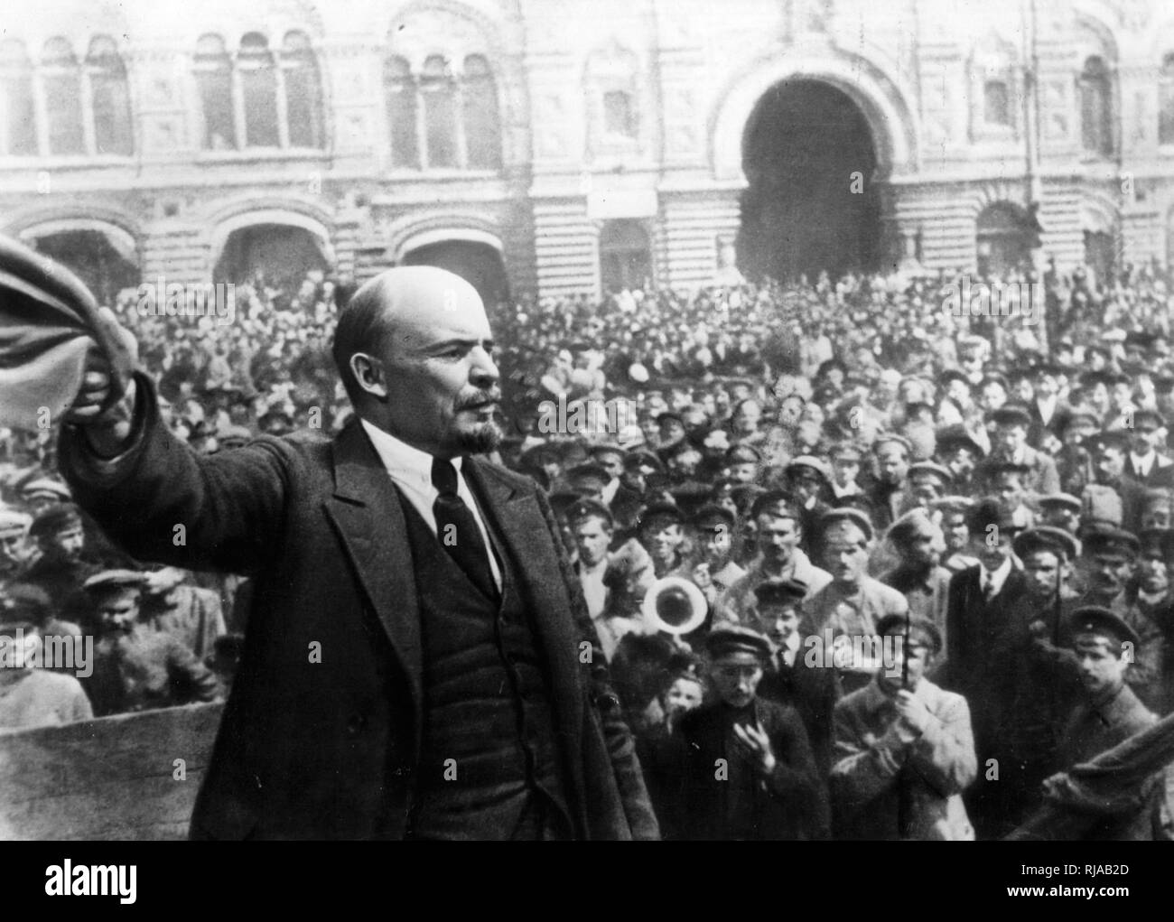 Fotografia di Vladimir Lenin, nella Piazza Rossa di Mosca 1918. Foto Stock