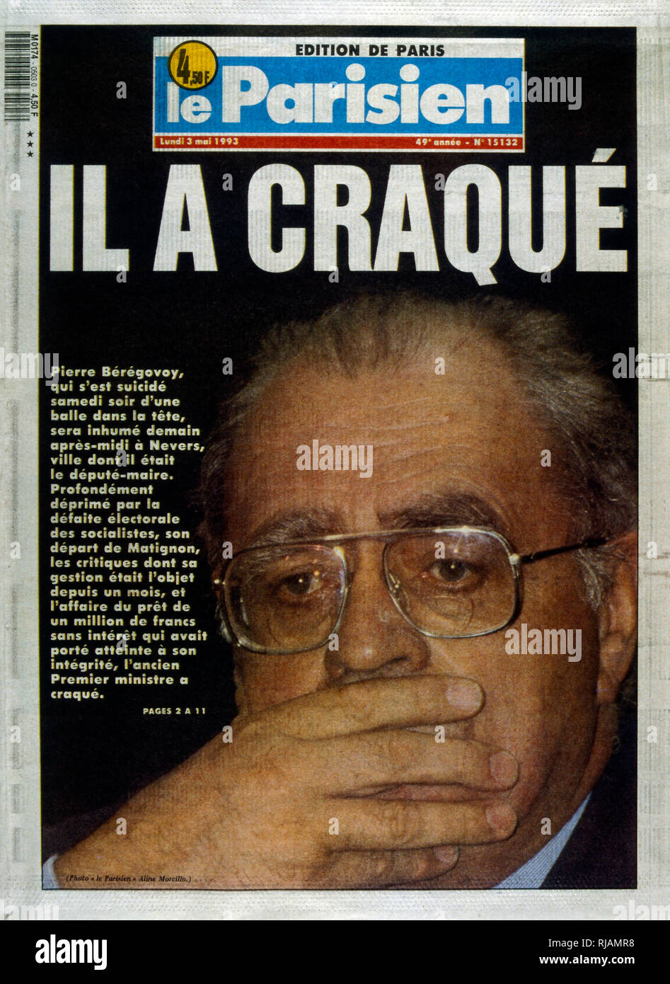 Coperchio della pubblicazione francese "Le Parisien" dopo il suicidio di Pierre Beregovoy, maggio 1993. Pierre Eugene Beregovoy (1925 - 1 Maggio 1993) era un politico francese che ha servito come primo ministro di Francia sotto il presidente François Mitterrand dal 2 aprile 1992 al 29 marzo 1993. Ha commesso suicidio. Il suo successore come Primo Ministro Edouard Balladur è visto lasciando i funerali a Nevers. Foto Stock