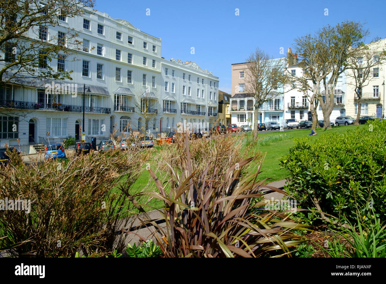 Eleganti case cittadine Georgiane in Regency garden square, Wellington Square, Hastings, East Sussex, Regno Unito Foto Stock