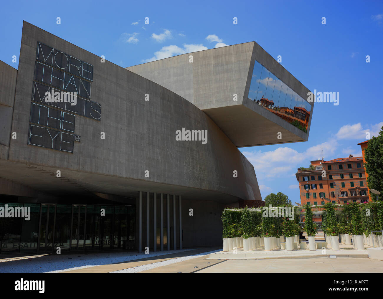 Il MAXXI, Museo nazionale delle arti del XXI secolo e il museo nazionale del XXI secolo le arti, un museo nazionale di arte contemporanea e architettura in Foto Stock
