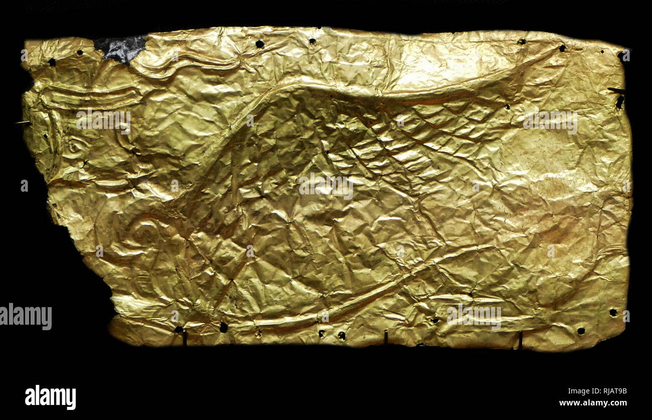 Il foglio di copertura in oro per vetro a forma di vaso di placca, micenee, 1350-1200 A.C. Grecia micenea (o civiltà Micenea) era l'ultima fase dell'Età del Bronzo in Grecia antica (c. 1600-1100 BC). Esso rappresenta la prima civiltà avanzate nella Grecia continentale Foto Stock