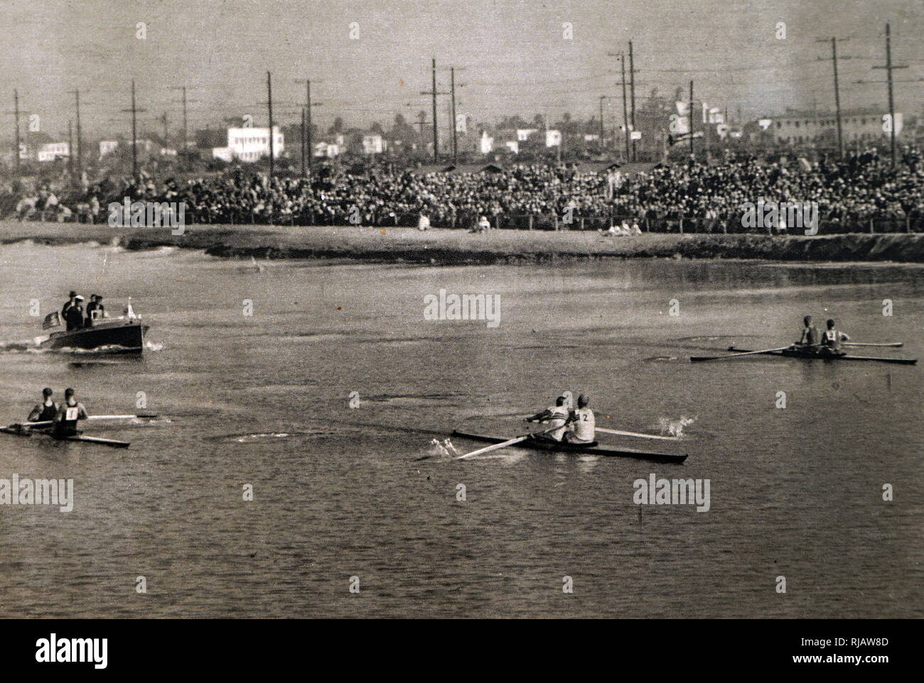 Fotografia del Coxless coppie gara a remi durante il 1932 giochi olimpici. Mostra in Inghilterra, Australia e Olanda. Foto Stock