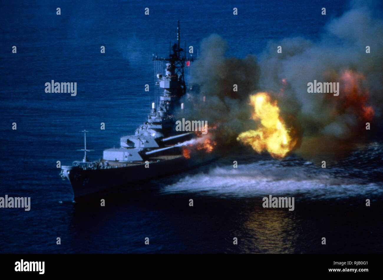 USS Wisconsin (BB-64), un Iowa-classe corazzata, la seconda nave della marina degli Stati Uniti per essere chiamato in onore di Stati Uniti Stato del Wisconsin. Ella fu costruito a Philadelphia il cantiere navale di Philadelphia, Pennsylvania e ha lanciato il 7 dicembre 1943 e andato in pensione nel 1991 Foto Stock
