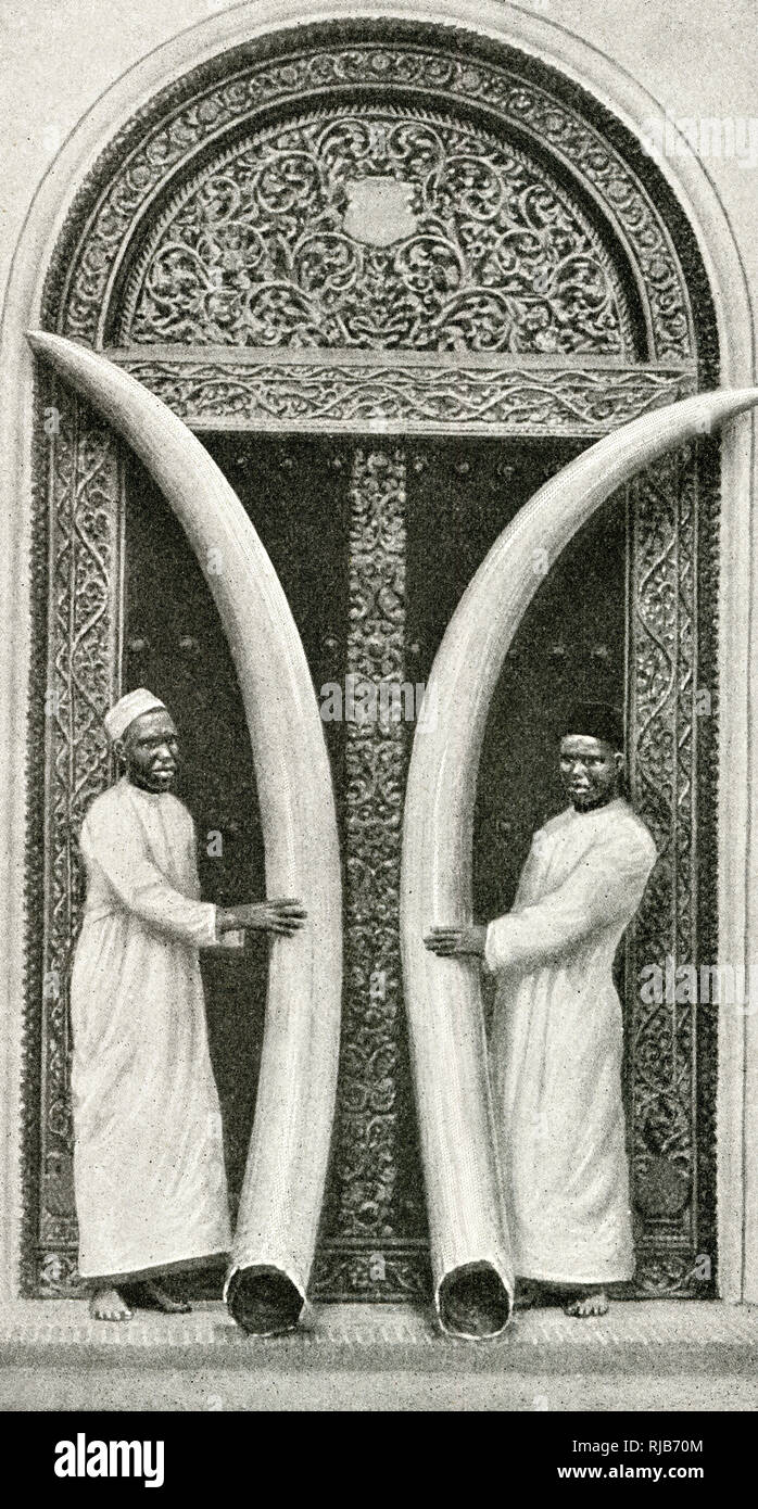 Uomini di Zanzibar con zusche grandi, Tanzania, Africa orientale Foto Stock
