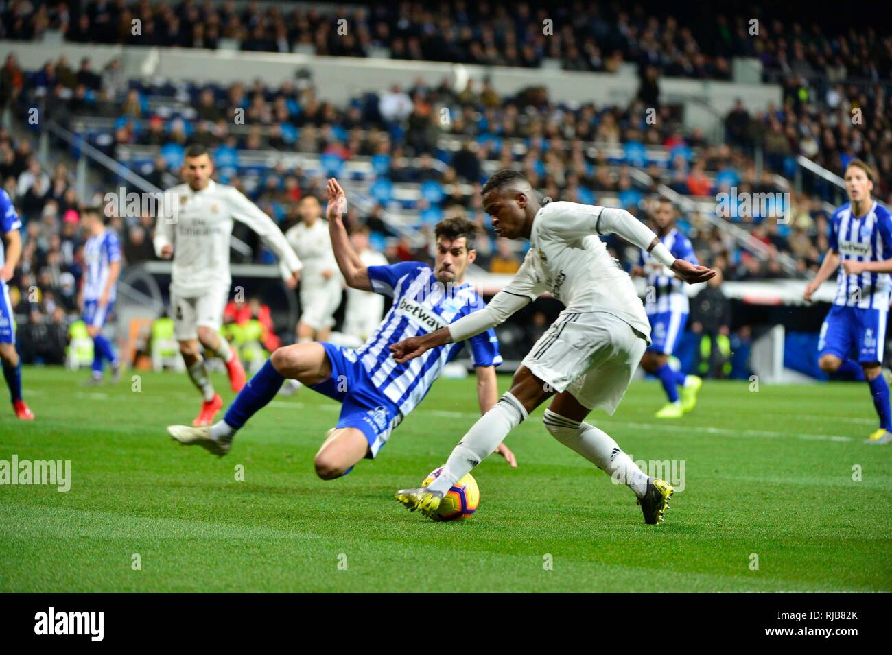 Vinicius Jr. in azione. Obiettivi da Benzema, Vinicius Jr. e Mariano dare la vittoria a Madrid 3-0 contro AS Roma davanti alla tazza Clásico. Febbraio Foto Stock