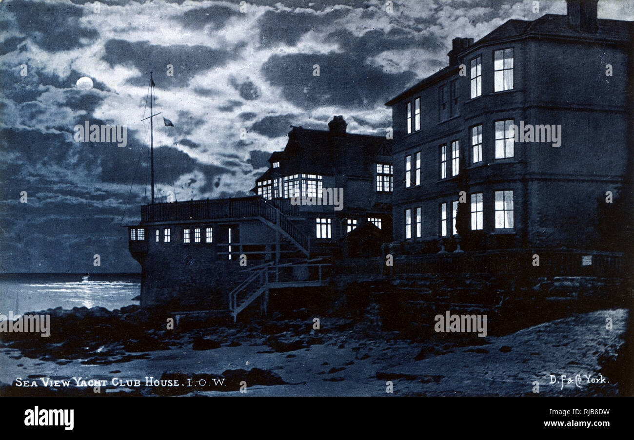 Sea View Yacht Club House di notte, Isola di Wight Foto Stock