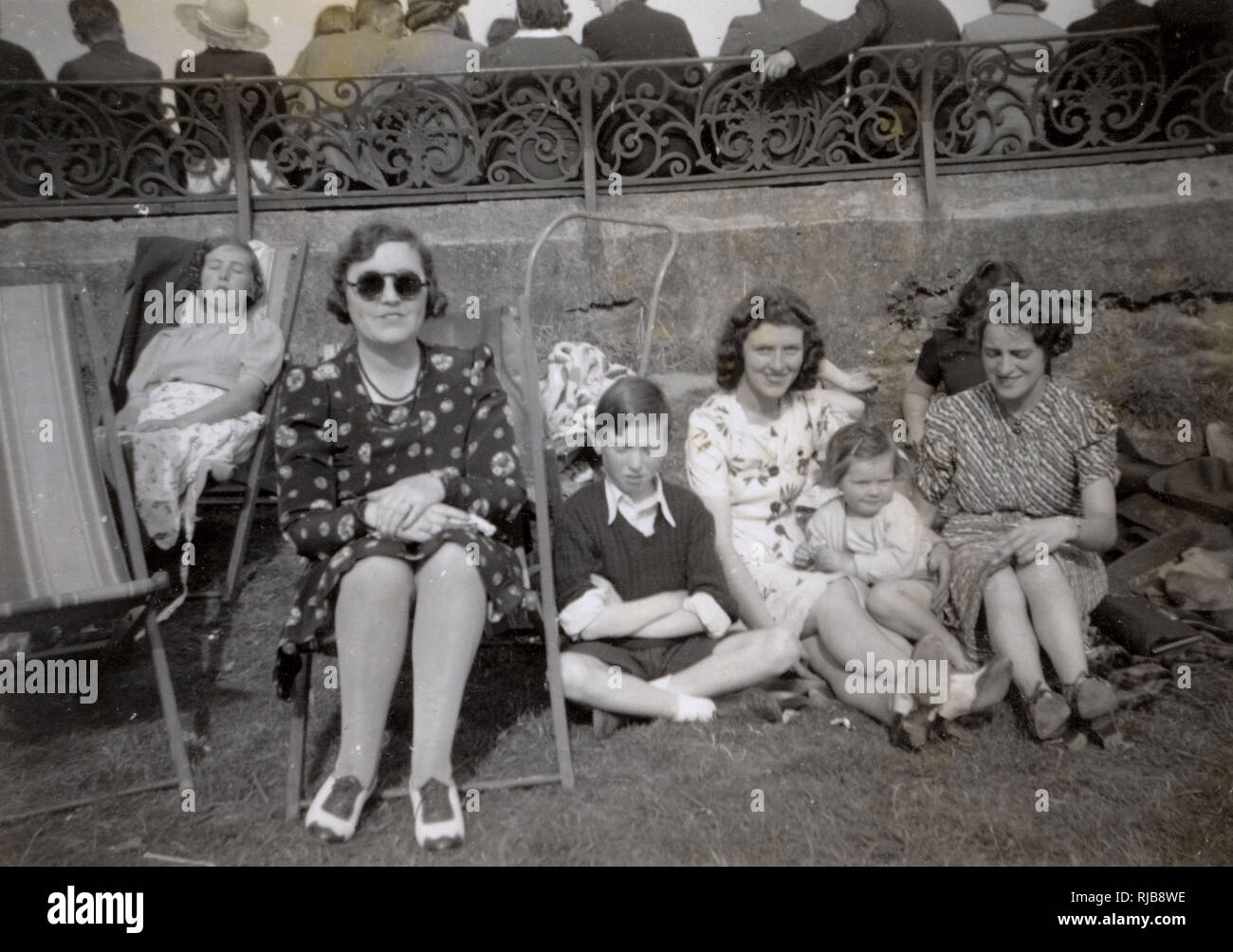 Famiglia in vacanza, 1930s Foto Stock