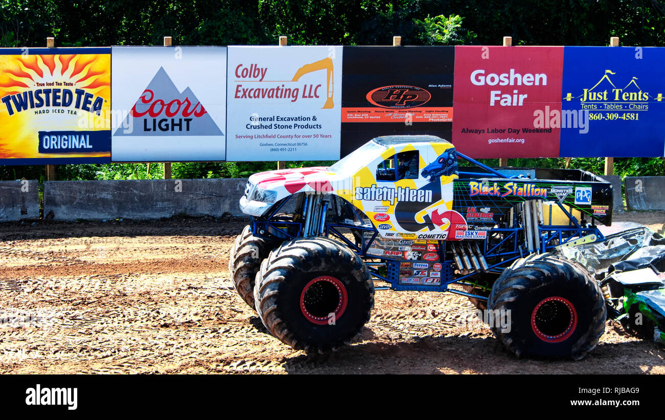 Gosen, Connecticut. Il 4 settembre 2017. Il stallone nero monster truck a Goscen annuale fiera in Gosen Connecticut, Litchfield County su un sunn Foto Stock