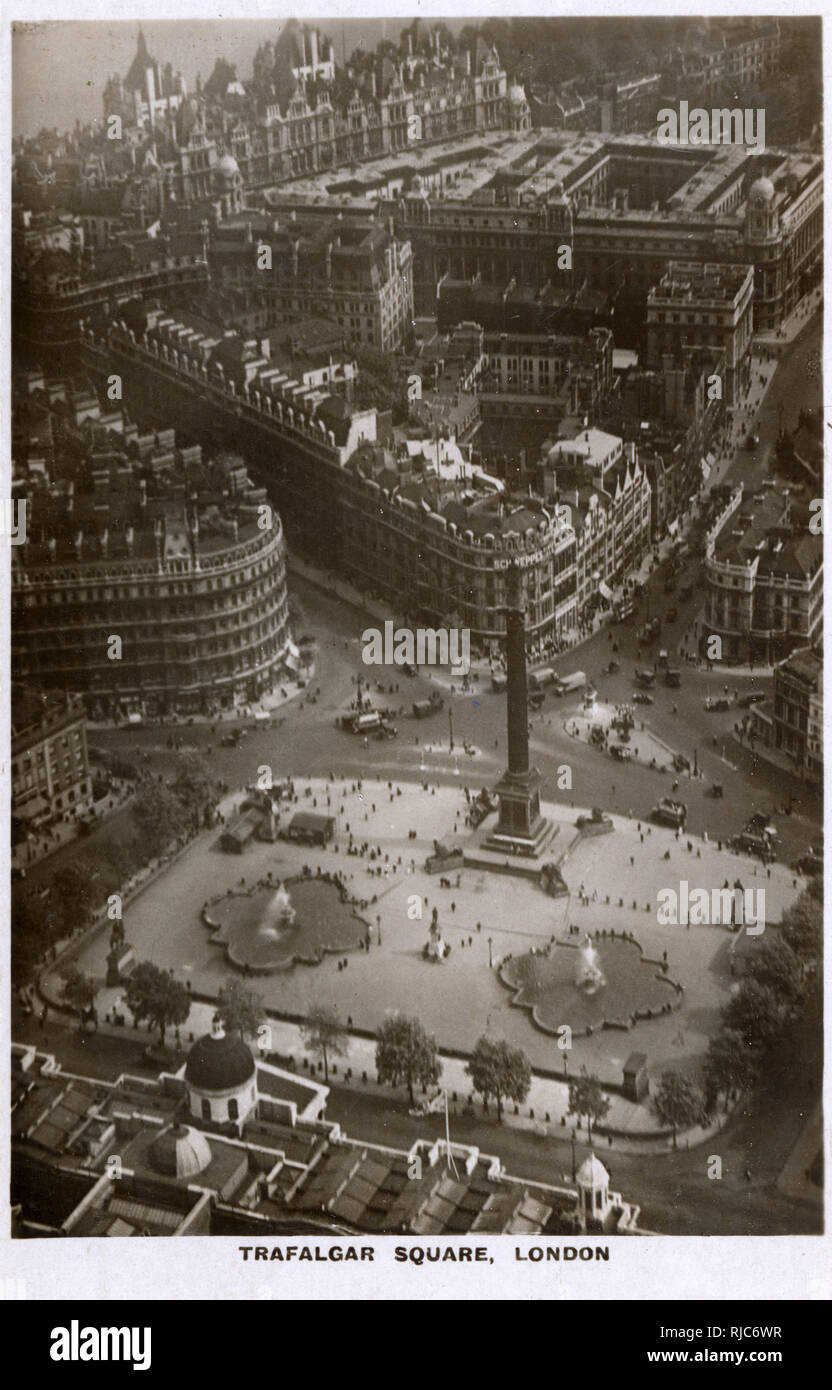 Vista aerea che guarda in basso su Trafalgar Square, Londra Foto Stock