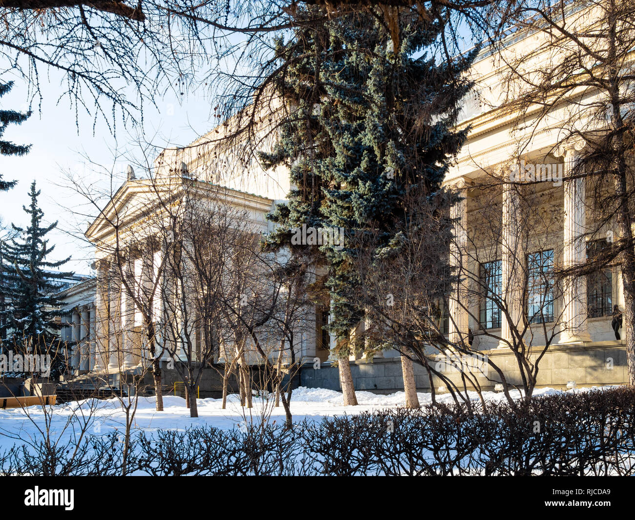 Costruzione di Pushkin Museo Statale di belle arti presso Vohonka Street nella città di Mosca nel giorno di inverno Foto Stock