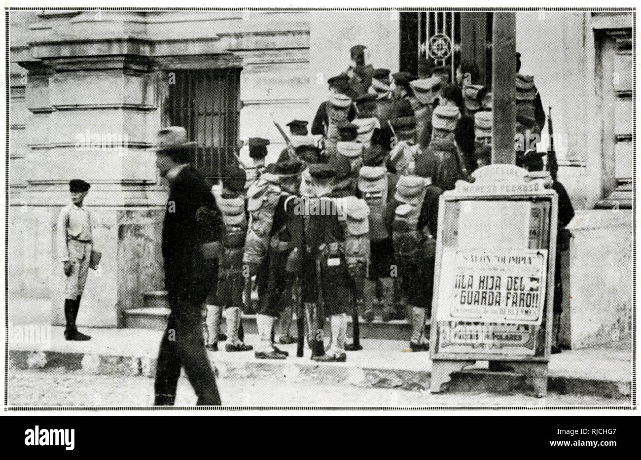 STATI UNITI I marines della nave navale 'Florida' occupano l'ufficio postale Foto Stock