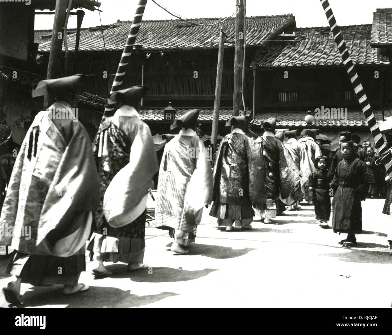 Processione dei sacerdoti lama a Kyoto, Giappone Foto Stock
