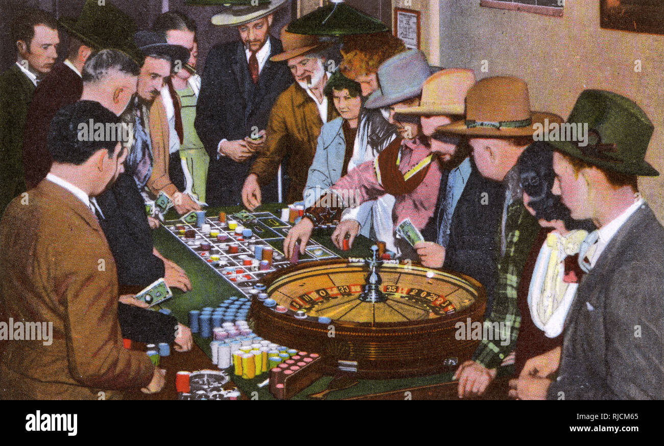 Persone con la ruota della roulette, Nevada, USA Foto Stock Persone con la ruota della roulette, Nevada, USA Foto Stock