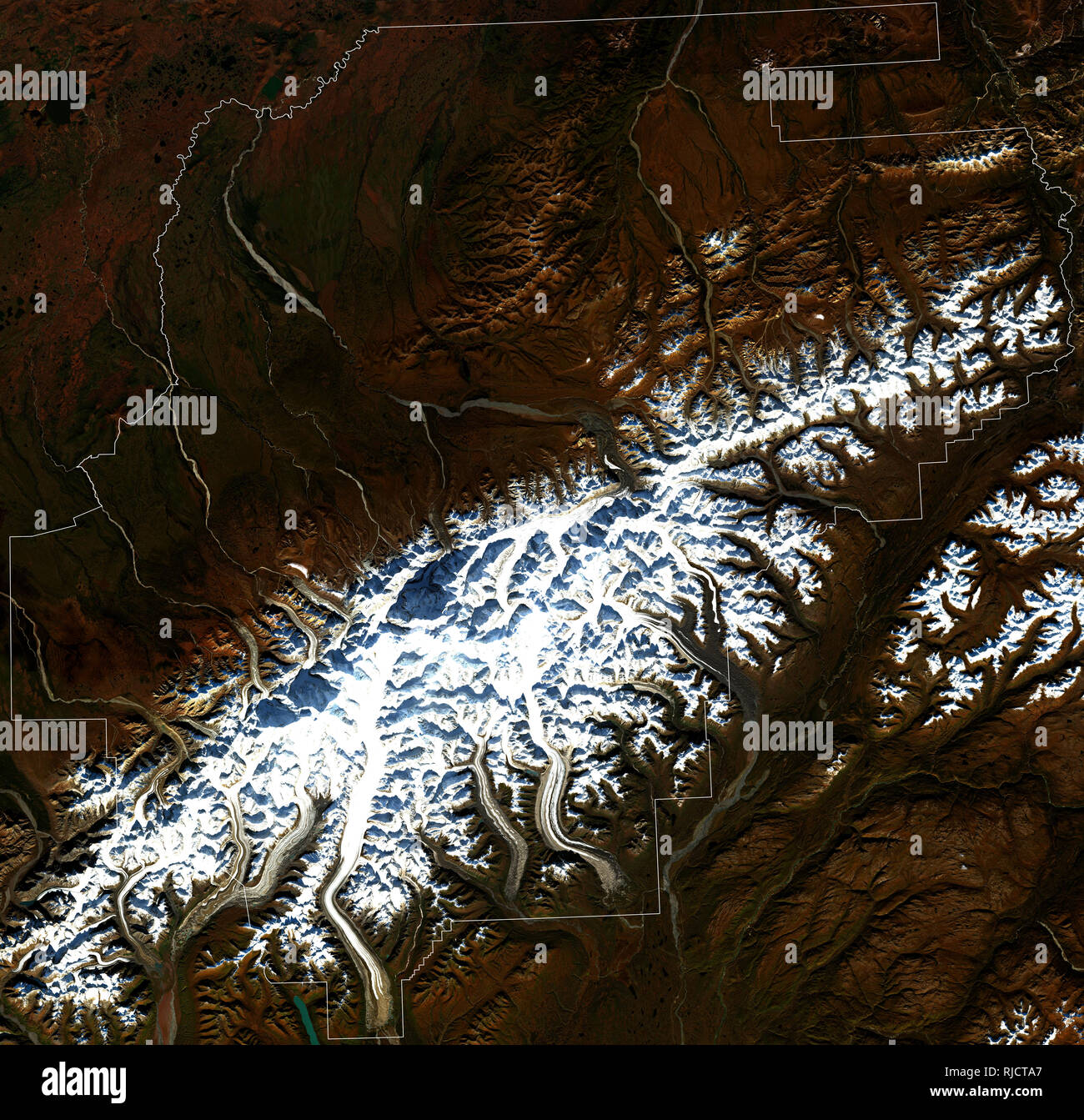 Alta risoluzione di immagini satellitari del Parco Nazionale e Riserva di Denali con confine - contiene modificati Sentinella di Copernico dati [2018] Foto Stock