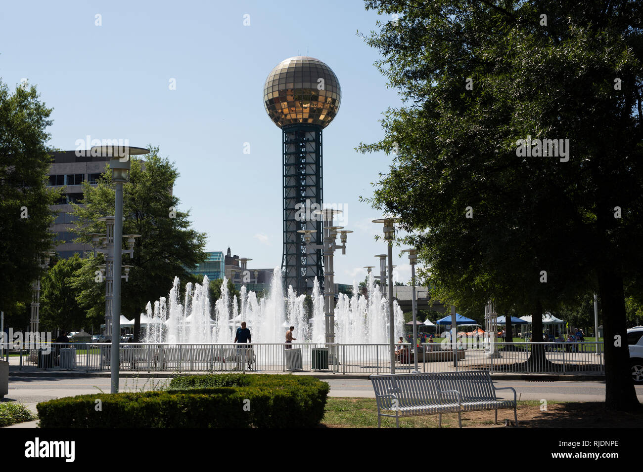 La Sunsphere e fontane a World's Fair Park a Knoxville, Tennessee, Stati Uniti d'America. Foto Stock