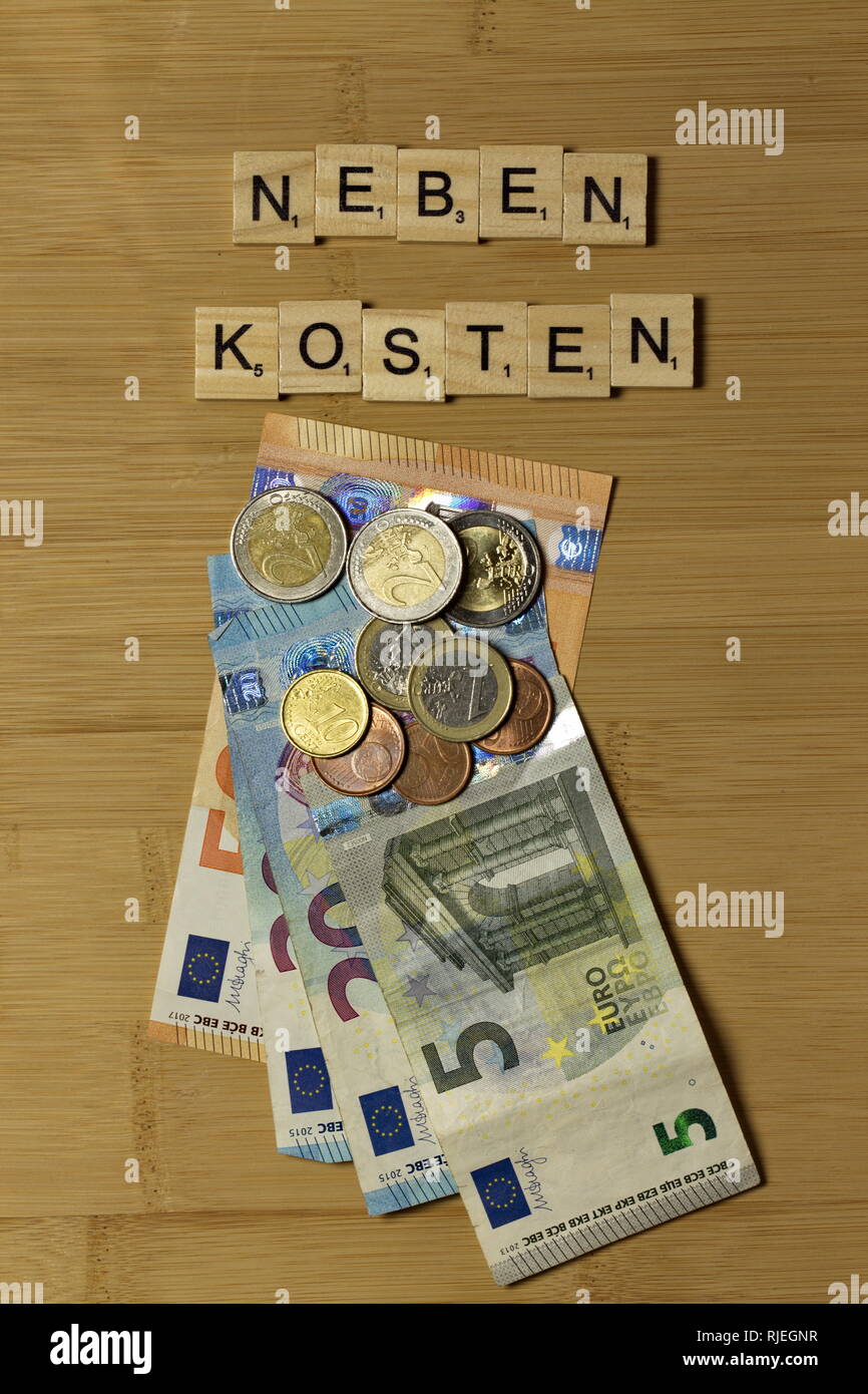 Segno costi aggiuntivi Nebenkosten tedesco Foto Stock
