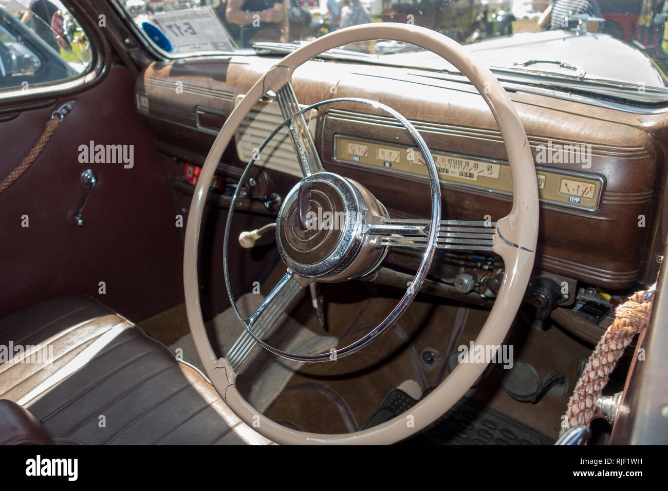 Old Vauxhall Car Dashboard Foto Stock