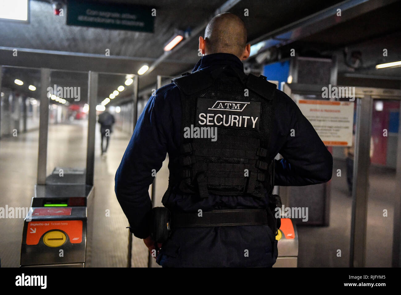 Foto di Claudio Furlan LaPresse 06-02-2019 Milano ( Italia ) Cronaca sicurezza Atm presso la fermata della metropolitana Lotto Foto Stock