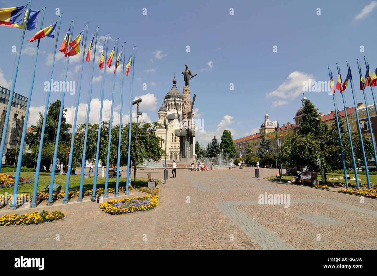 Avram Iancu square, con la Dormizione della Theotokos Cattedrale. Cluj-Napoca, Romania Foto Stock