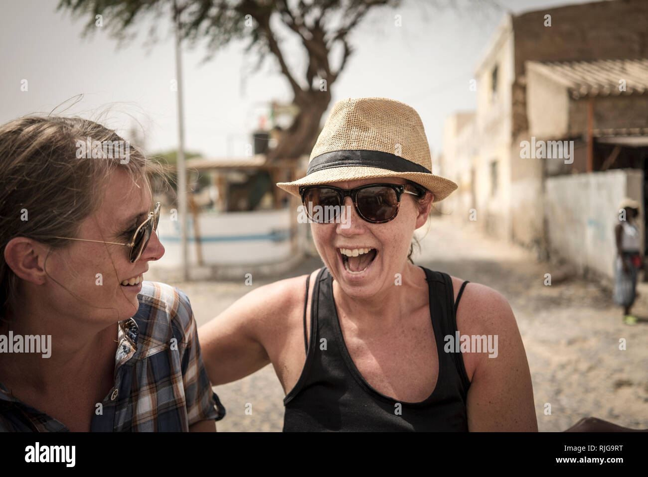 Donne di risata Foto Stock