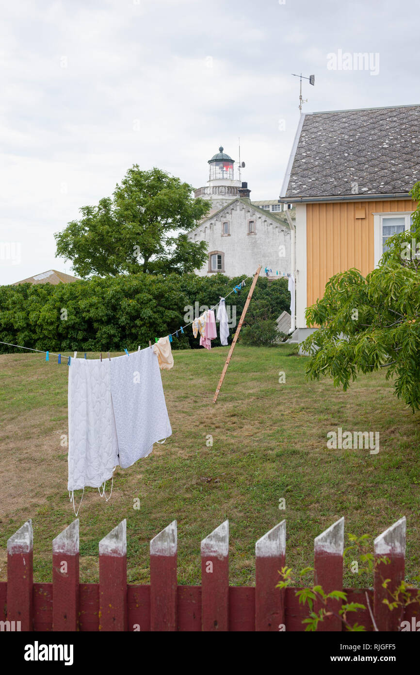 Servizio lavanderia appesi in giardino Foto Stock