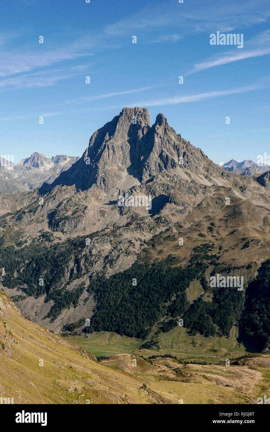 "Pic du Midi" montagna, nell'Ossau Valley, Pyrenees-Atlantiques reparto (sud-ovest della Francia). Foto Stock