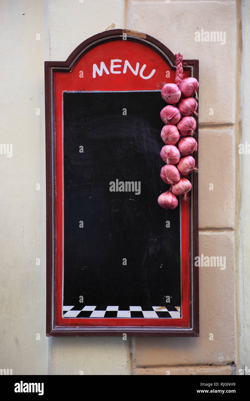 Vuoto, vuoto, non marcato scheda menu in un ristorante a Campo de' Fiori, Roma, Italia Foto Stock