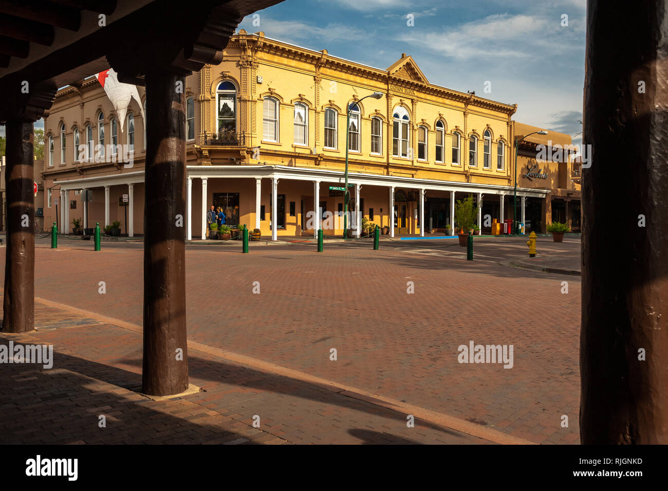 Santa Fe Plaza nel centro cittadino di Santa Fe, New Mexico, Stati Uniti d'America, America del Nord Foto Stock