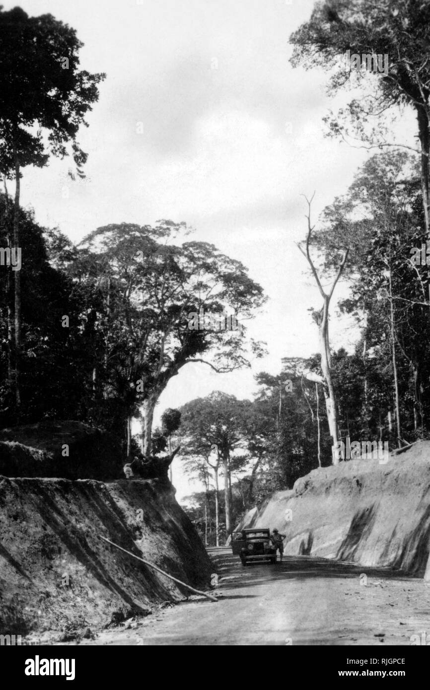 Africa, Congo Belgio, il percorso tracciato dai belgi che consente all'arrivo a Stanleyville attraverso la foresta abitata dai Pigmei, 1927-30 Foto Stock