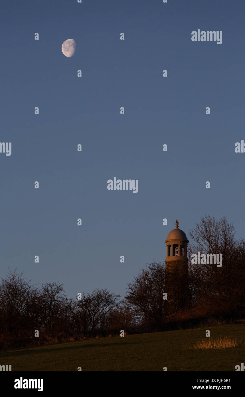 Crich riposare durante la notte con la luna Foto Stock