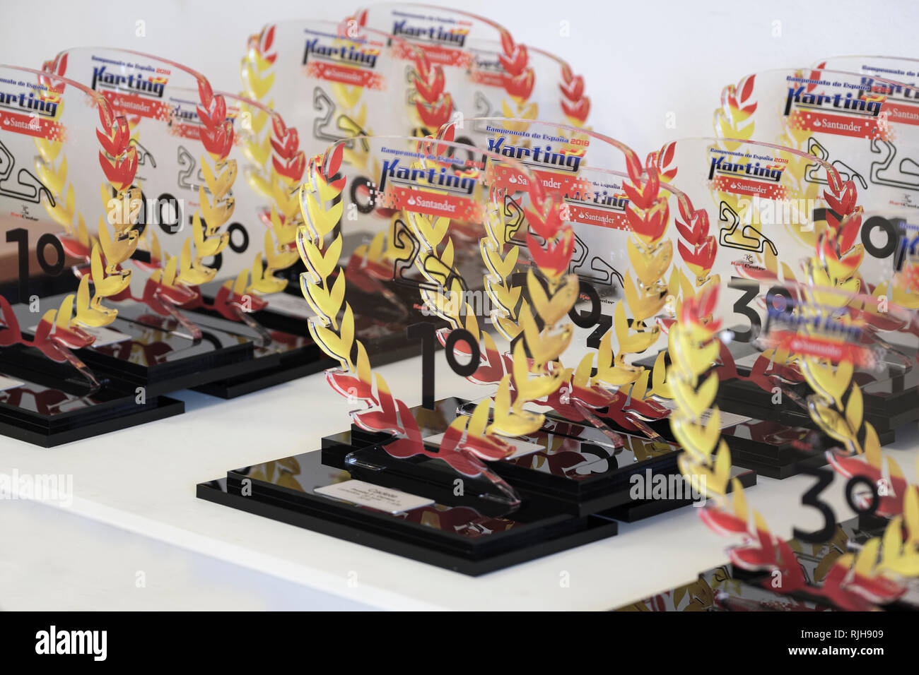 Andare Karting vincitori dei trofei su display, Campillos, Malaga, Spagna Foto Stock