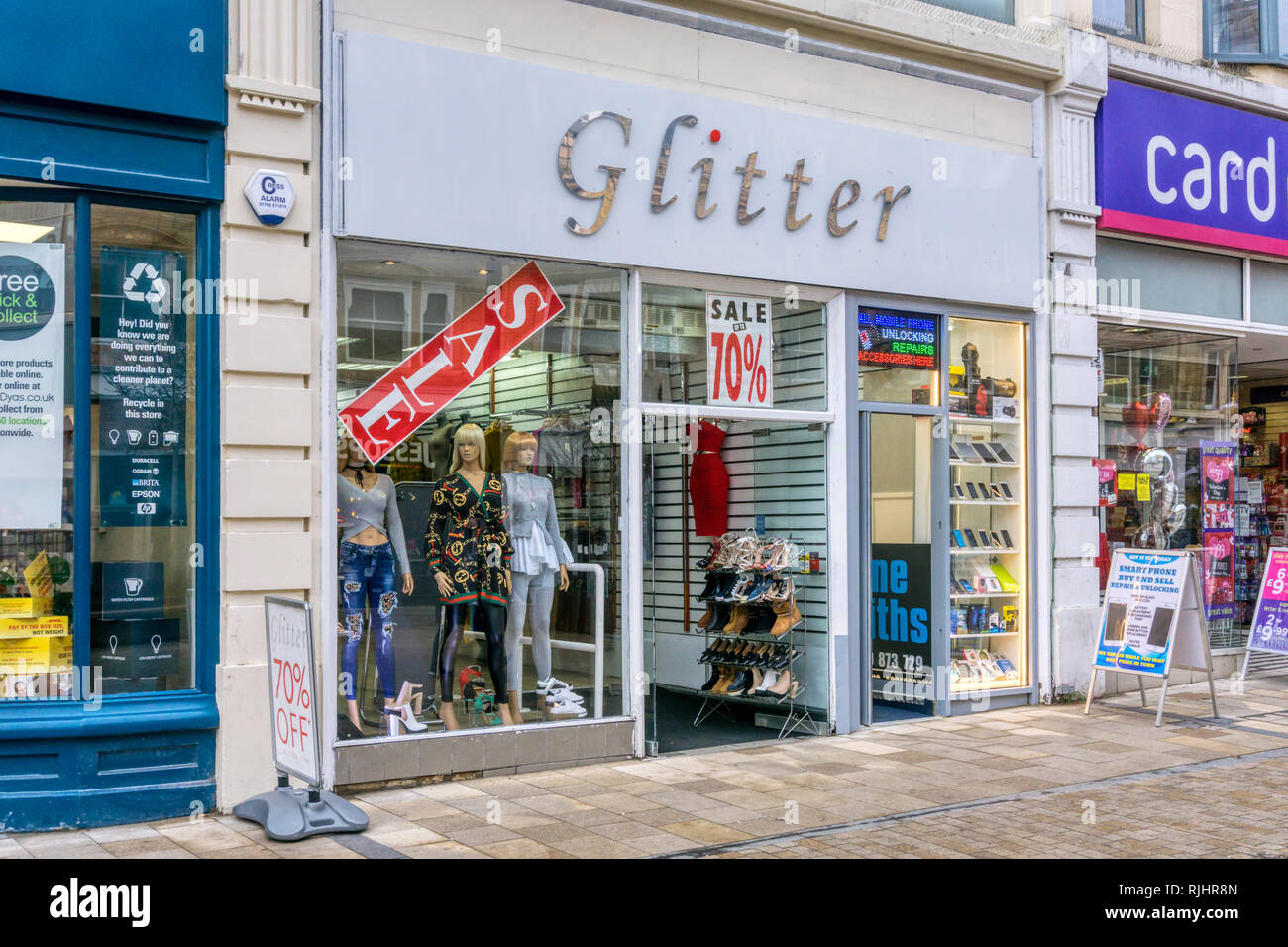 Glitter womens negozio di abbigliamento a Bromley High Street, Londra del sud. Foto Stock