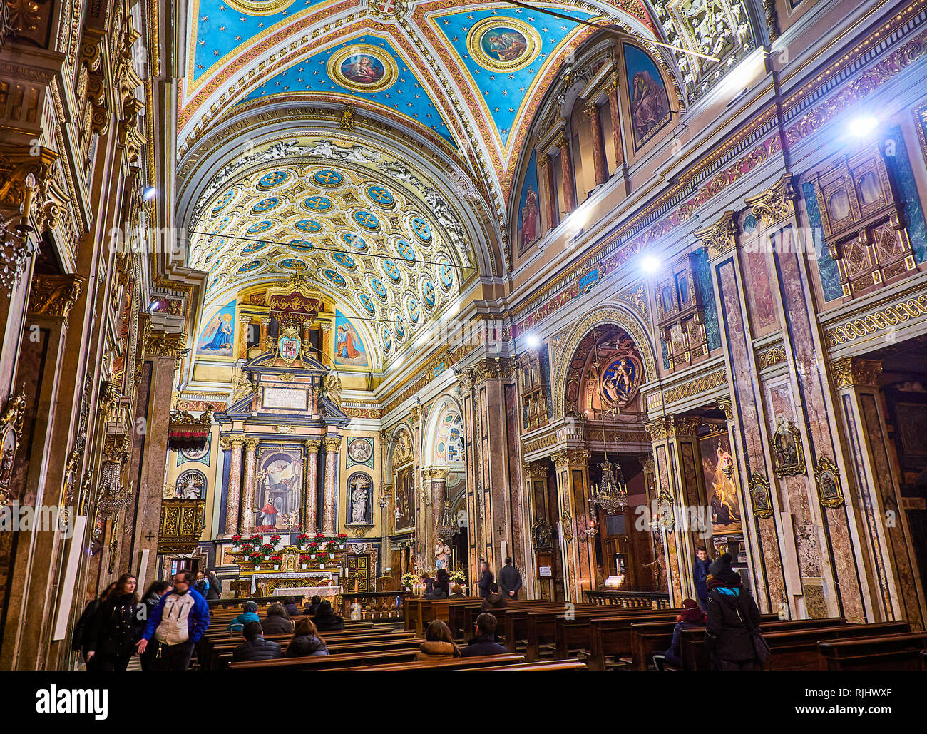 Torino, Italia - Gennaio 1, 2019. Navata della Chiesa di San Carlo Borromeo Chiesa. Torino Piemonte, Italia. Foto Stock