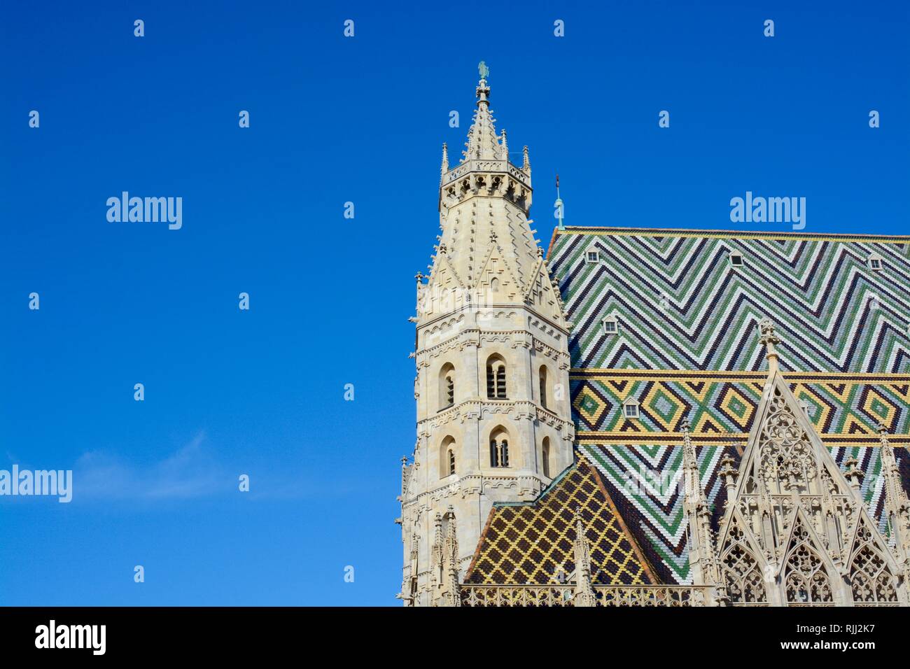 La cattedrale di Santo Stefano a Vienna, Austria su un bel giorno di estate Foto Stock