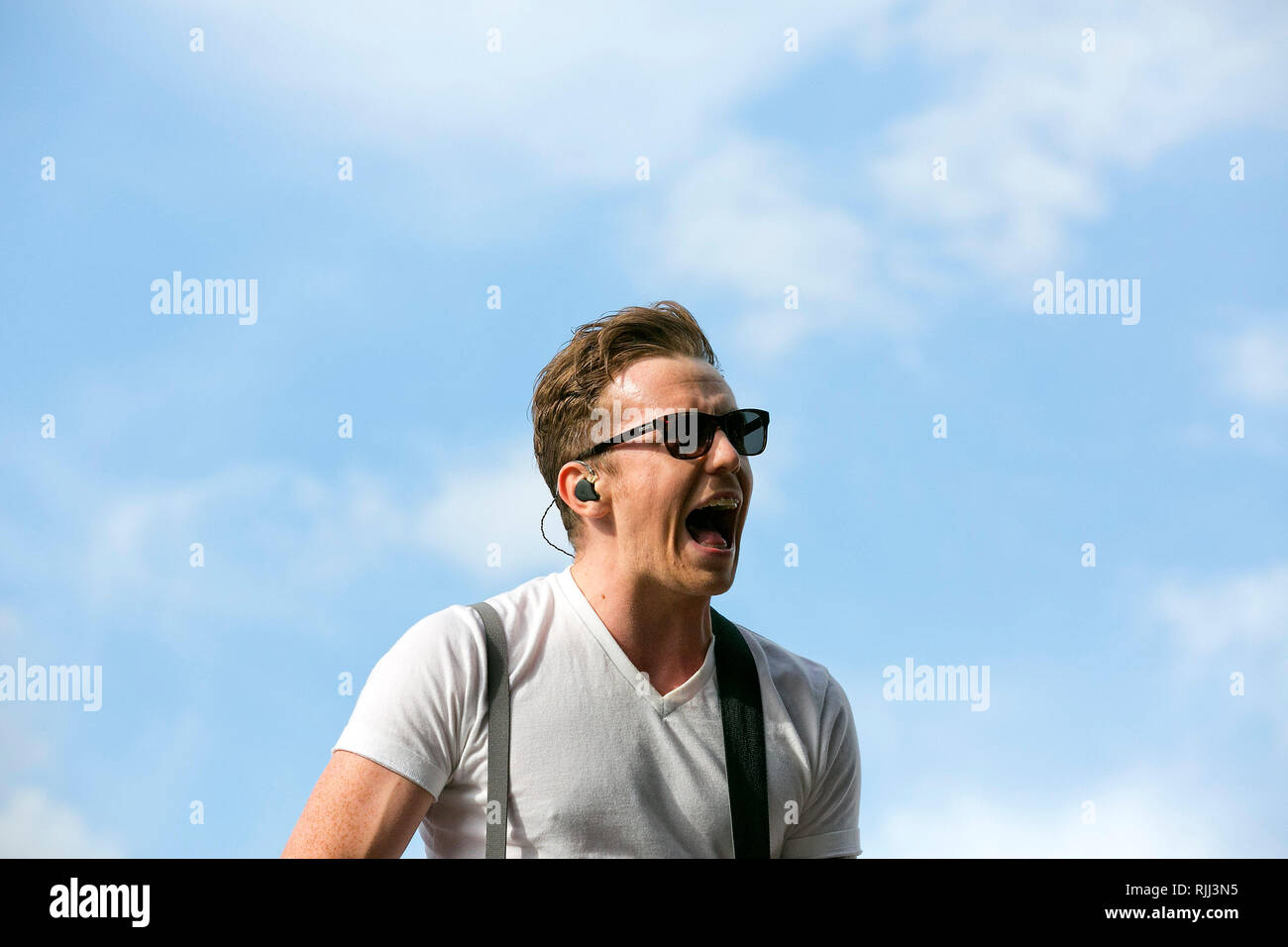 Danny Jones da McFly esegue sul palco di Hyde Park il 4 Agosto 2012 Foto Stock