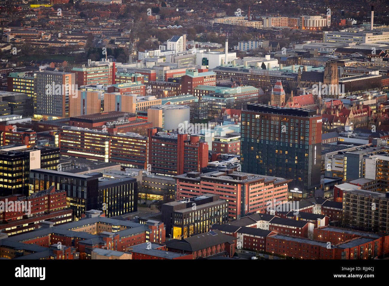 Vista dalla Torre Sud della Piazza di Deansgate guardando giù alla Manchester University campus Foto Stock