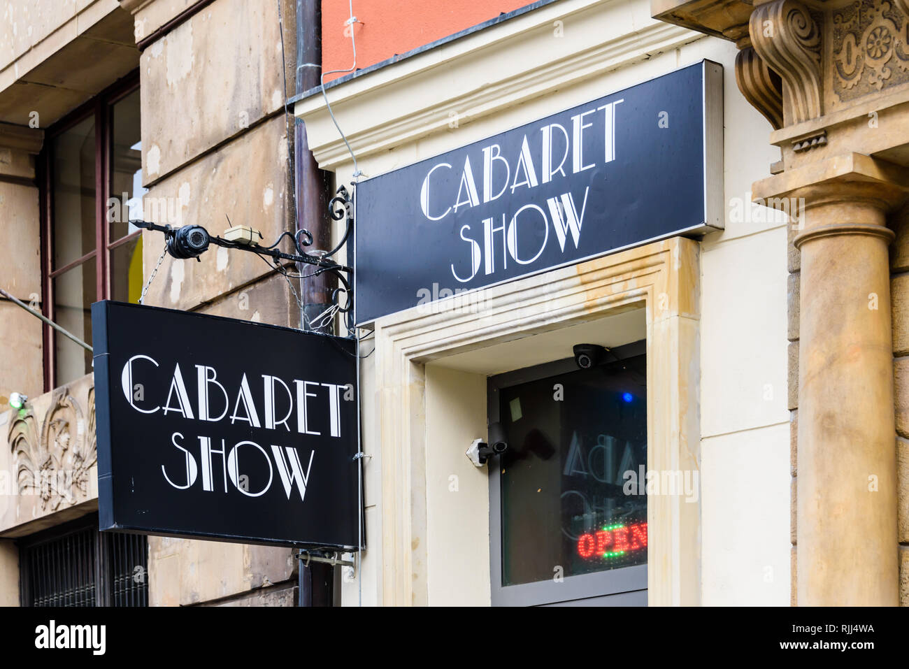 Segno per uno Spettacolo di Cabaret club ingresso. Foto Stock