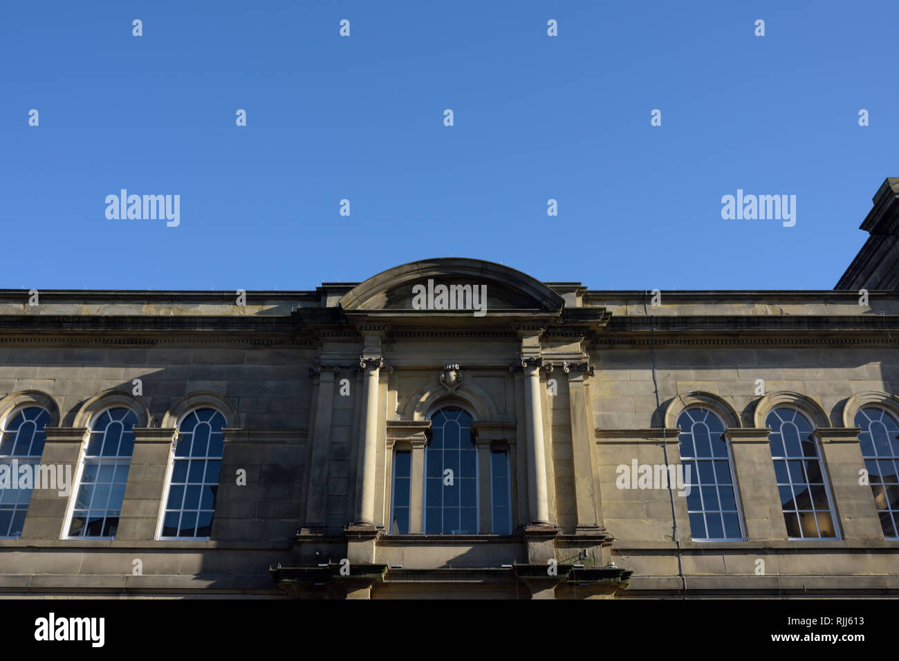 Edificio Bury met con un cielo blu chiaro sullo sfondo di Bury lancashire regno unito Foto Stock