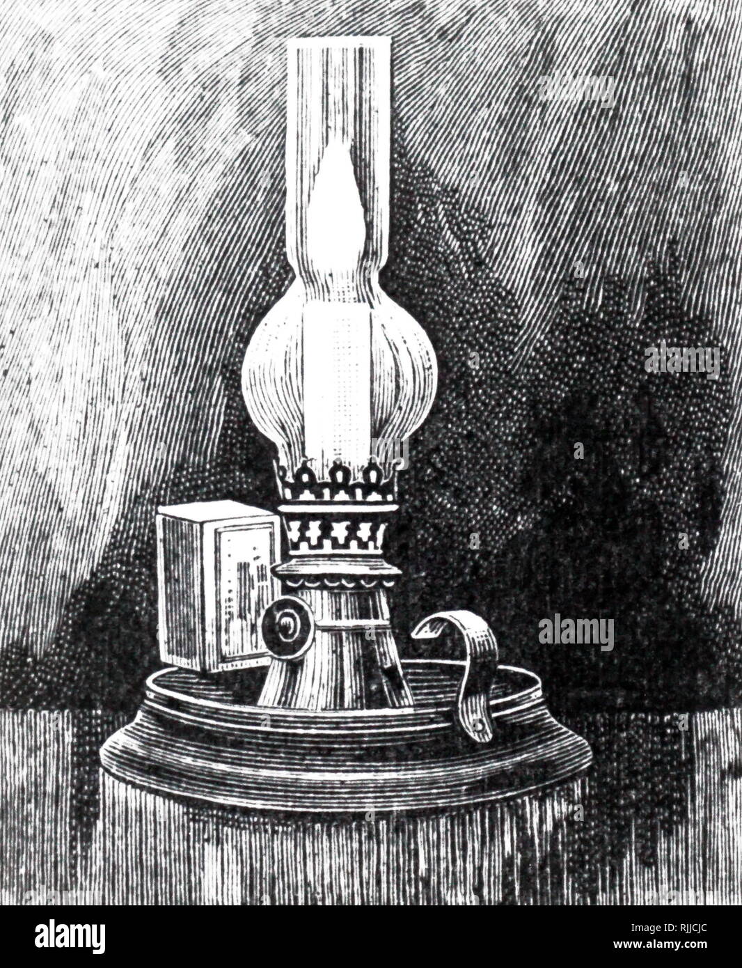 Una incisione raffigurante un olio lampada da tavolo con una garza di filo cilindro sopra la fiamma, progettato per bruciare più pesante di prodotti petroliferi con un punto di infiammabilità di 100 gradi Celsius. Datata del XIX secolo Foto Stock