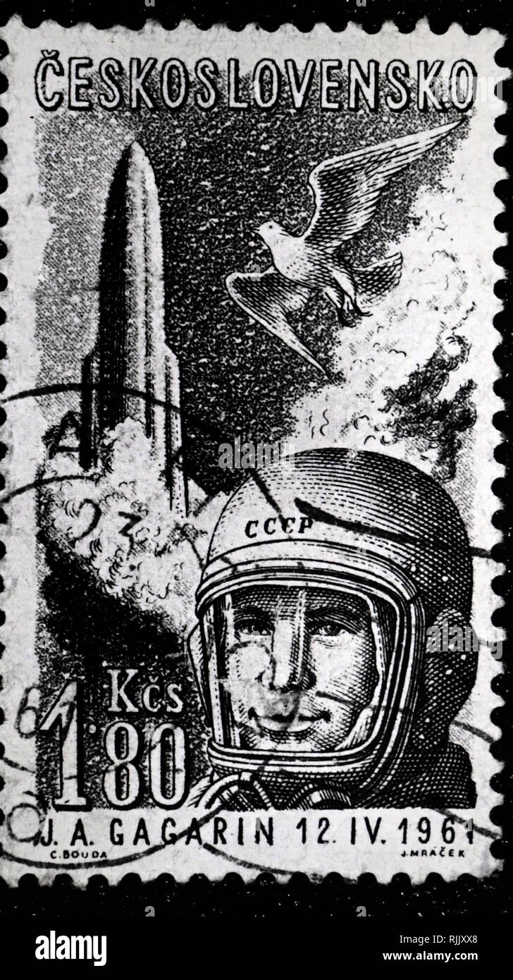 Yuri Gagarin (1934-68). Cosmonauta russo e la prima persona a viaggiare nello spazio. Timbro ceca per commemorare il suo volo in "Vostok", 12 aprile 1961 Foto Stock
