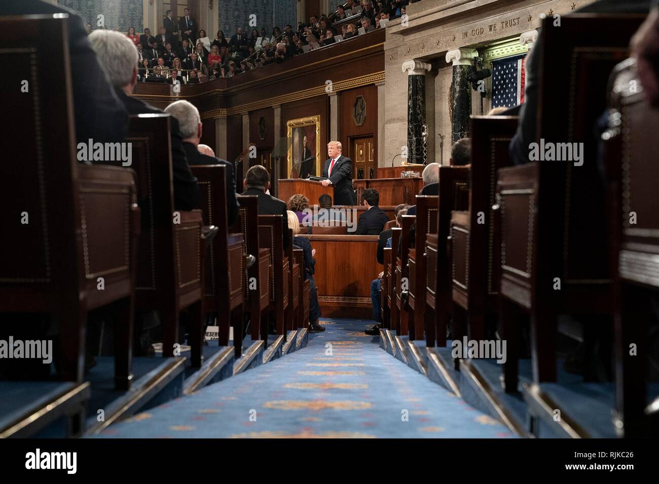 Washington, Stati Uniti d'America. 06 feb 2019. U.S presidente Donald Trump fornisce lo stato dell'Unione l'indirizzo Febbraio 5, 2019 a Washington, DC. Credito: Planetpix/Alamy Live News Foto Stock