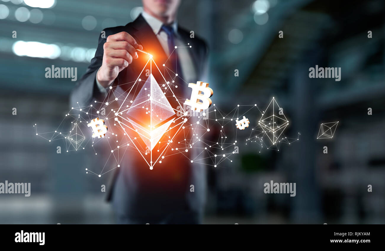 Bitcoin e Ethereum simboli astratti su sfondo blu. Il rendering 3D Foto Stock