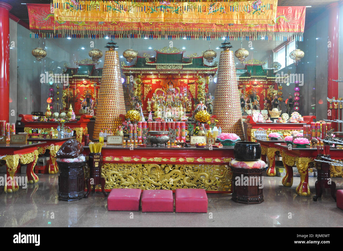 Situazione in Xian ma il tempio che è stato decorato per il nuovo anno lunare. Indonesiano discendenti cinesi si stanno preparando per le celebrazioni del Capodanno Foto Stock