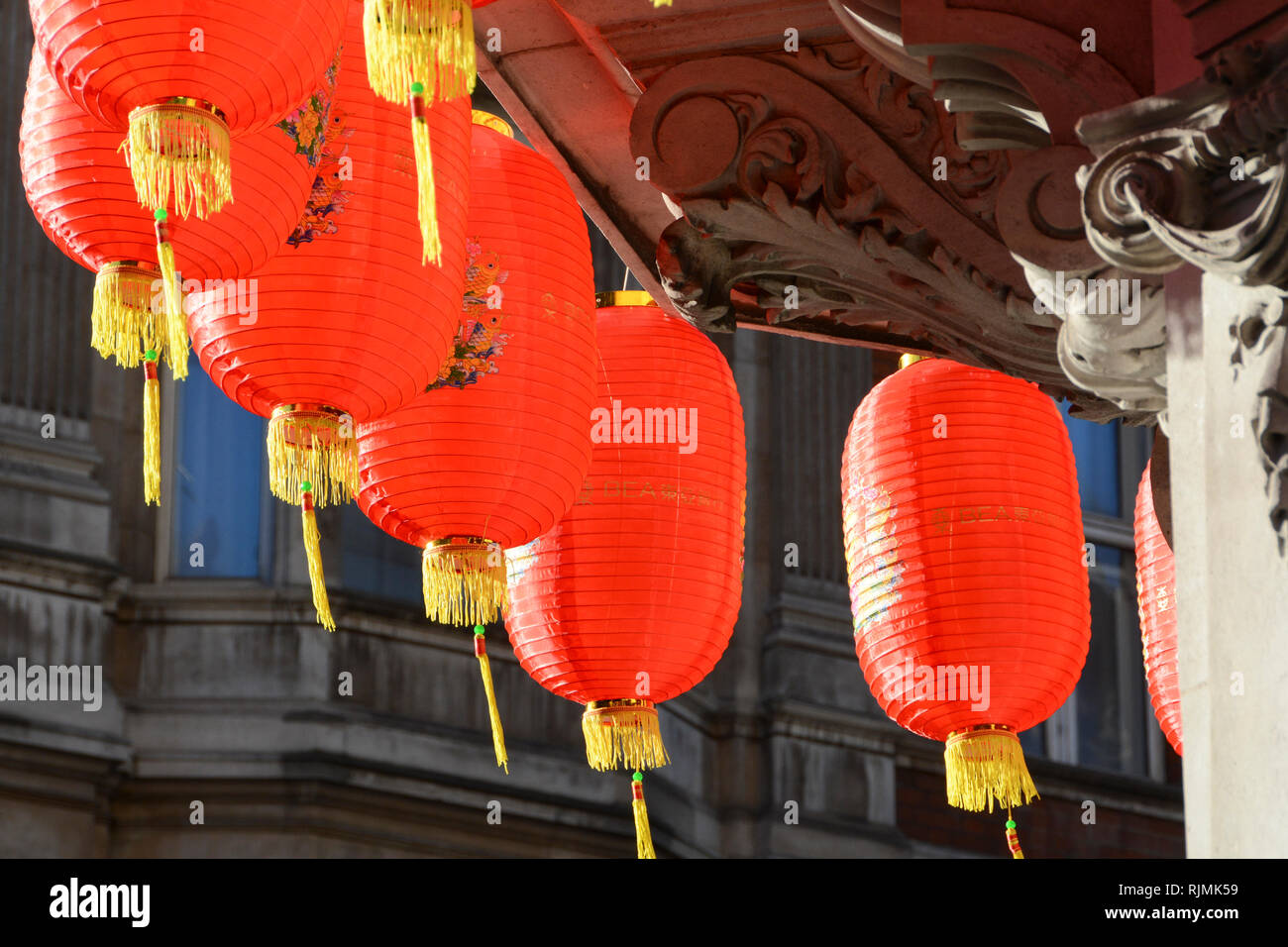 Anno del maiale cinese di Nuovo Anno decorazioni in Soho, London, Regno Unito Foto Stock