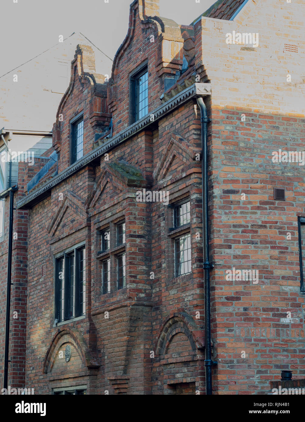 Un mattone edificio elencato in York, Inghilterra. Foto Stock