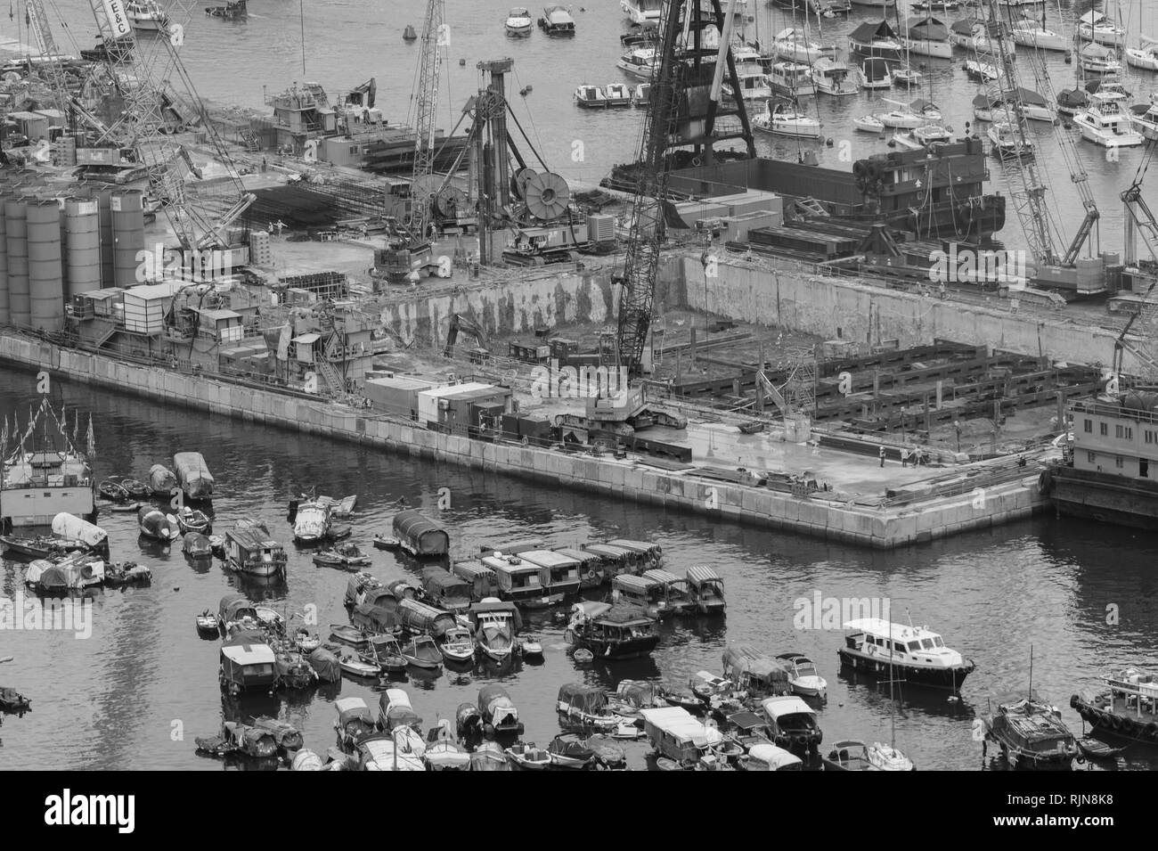 HONG KONG - Giugno 01, 2015: vista di Causeway Bay Typhoon Shelter. Il Causeway Bay Typhoon Shelter è stato il primo typhoon shelter in Hong Kong Foto Stock